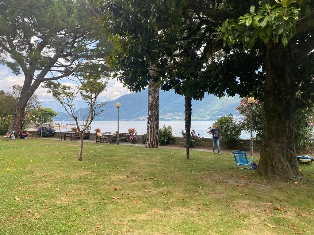 Apartment Lake View Cremia 0*,  Italy