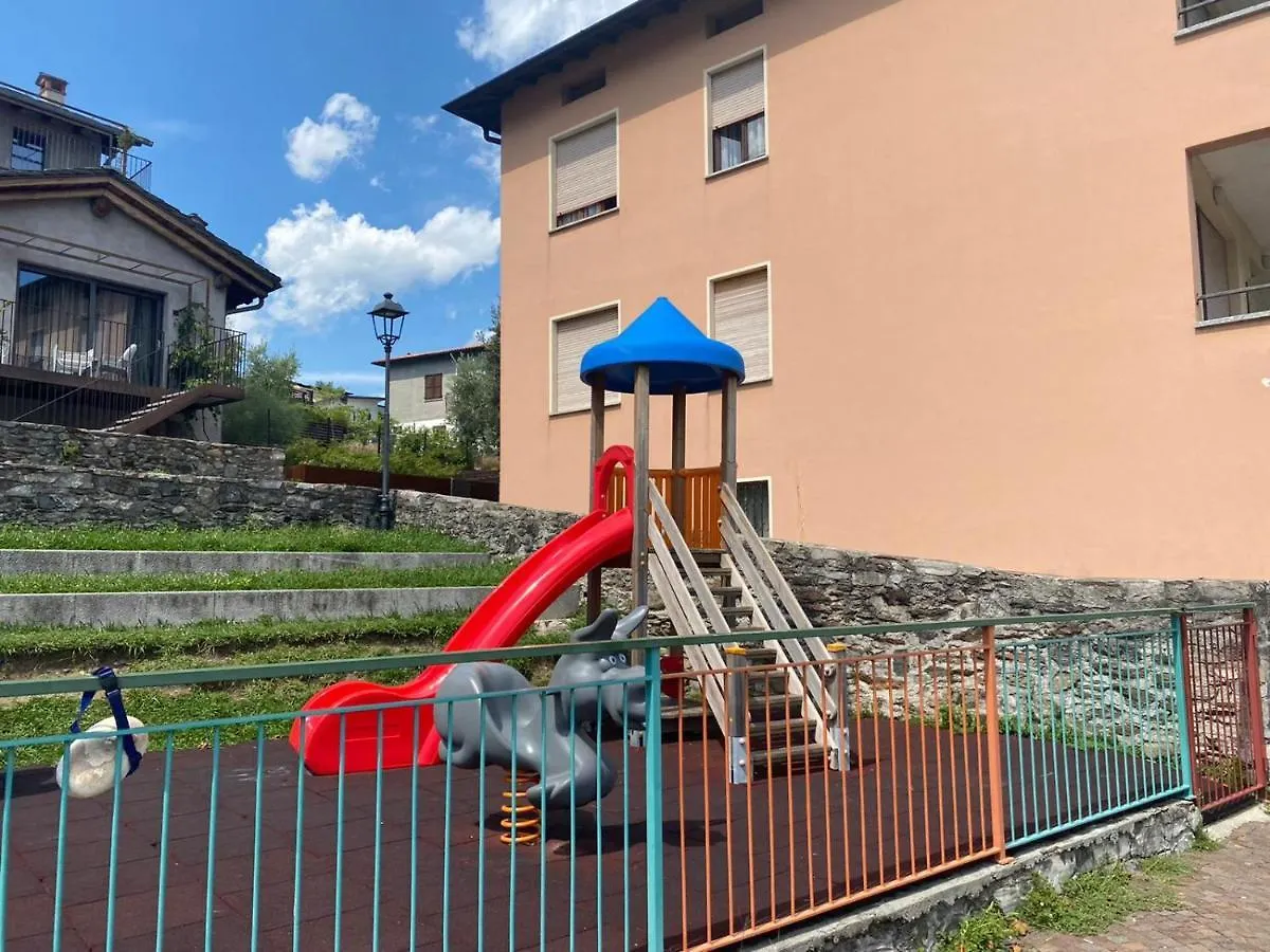 Apartment Lake View Cremia